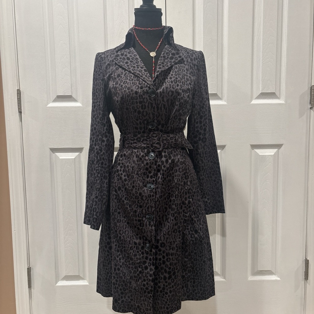 KIRNA ZABETE Black  Leopard Print Button Down dress/jacket  Size XS